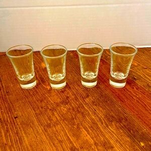 Set of 4 Clear Glass Shot Glasses Classic Barware Home Bar Excellent Condition